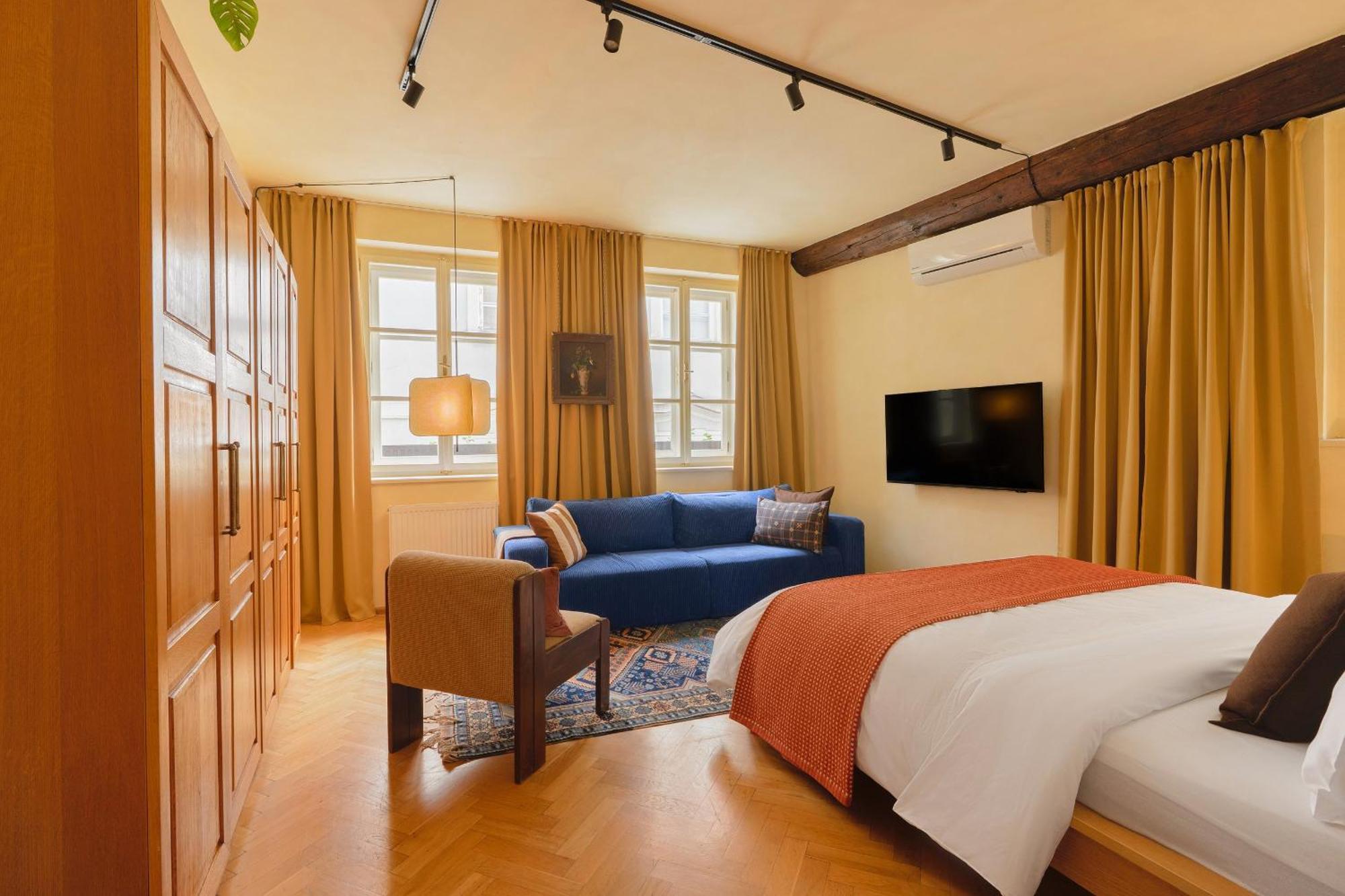 Nelis I Boutique In Old Town Apartment